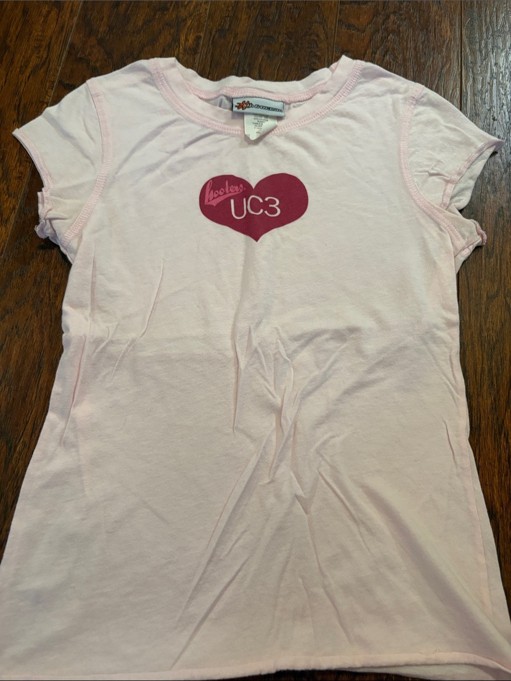 Vintage Hooters tee shirt